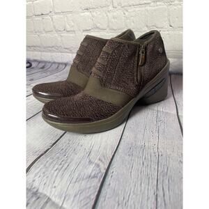 BZees New Enlighten Brown Ankle Booties Womens   Size 7